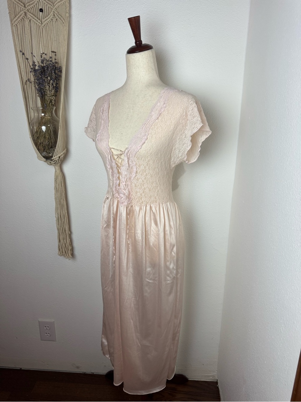 Vintage Blush Lace-Trim Satin Nightgown - Picture 2 of 8